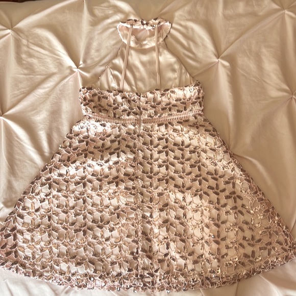 Light pink formal dress with sequence - Picture 2 of 7